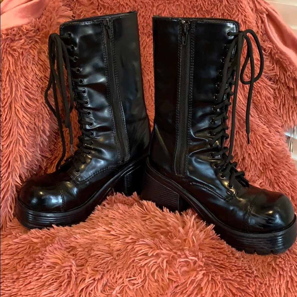 Soda Combat Boots - Size 8